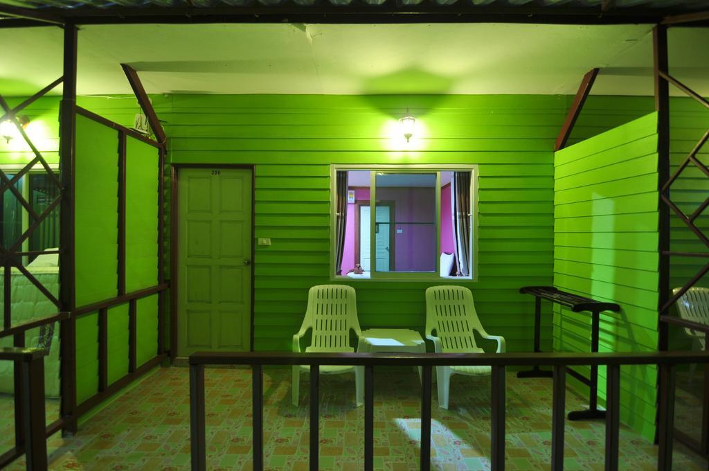 Sand Sea House Phi Phi Eksteriør billede